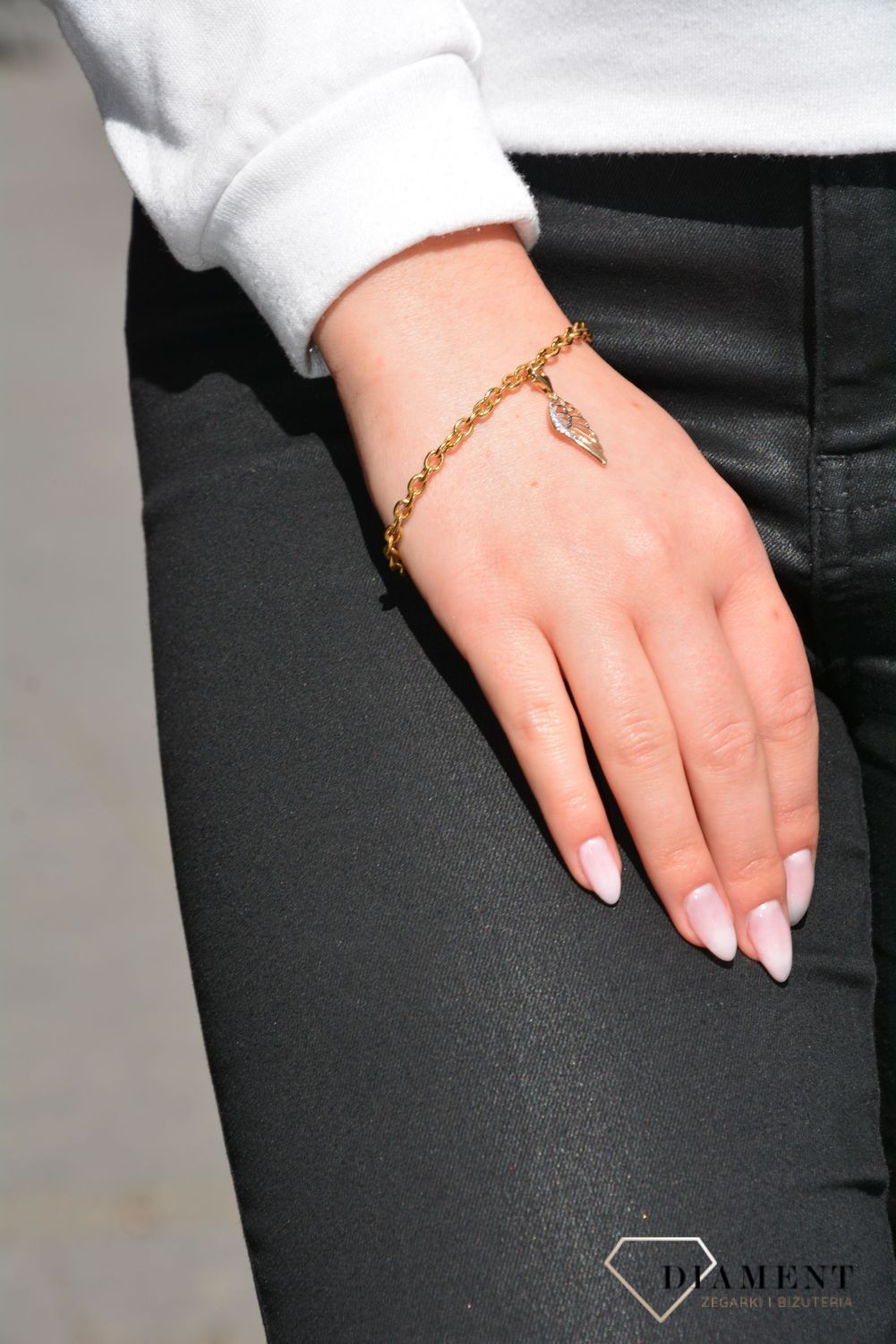 Złota zawieszka charms skrzydło anioła  ZA 3381A.jpg